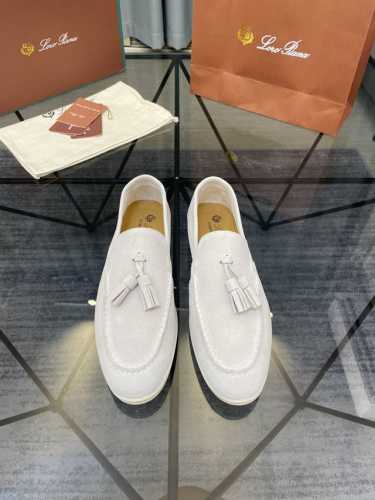 售 价 商品商标：Lp* 诺悠翩雅* 一脚蹬 正码码数 35-44 可订做45.46 情侣款 商品材料：鞋面进口磨砂皮，皮里一体内里，原版大底。 编 号：661