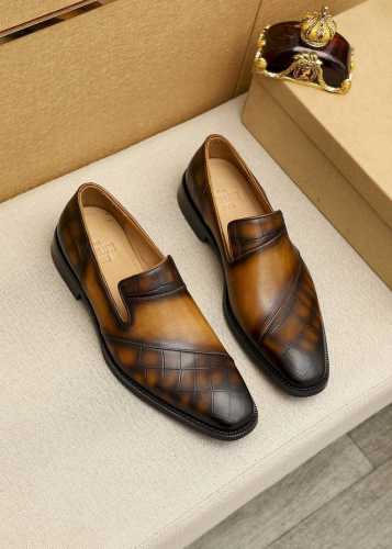 Berluti 伯尔鲁帝 爆款皮鞋顶端品牌奢侈顶级～质量 。最新時尚休闲鞋..鞋面選用原版头层牛皮压花鞋面， 水染牛皮内里 原版大底，上脚轻巧舒适，实物拍摄實物
