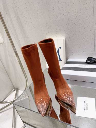 烫钻细跟短靴 AQUAZZURA 顶级版本 大底金色标志性菠萝微标赋予单品丰富的品牌内涵与奢华的外观单品真皮大底羊皮鞋垫 创作即外观线条优美流畅又上脚舒适时髦精
