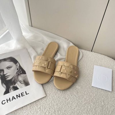 橙子出厂价p chanel 香奈儿 春夏新款 菱格皮带扣金属钉平底拖鞋 一字拖 休闲凉拖 码数 35-41
