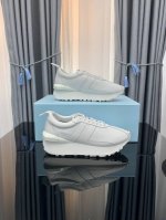 出厂价：全皮 高版本，颜色齐全 Lanvin 浪凡情侣款男码女码春夏最新颜色，复古休闲慢跑鞋，原版开发，套楦工艺。 面料：尼龙+牛皮， 垫脚：牛皮 码数： 尺码