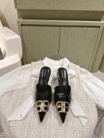 升级版 巴黎世家 Balenca*A 新款丝绒布单鞋五金扣系列！这款鞋型是淑女尖头单鞋上脚美爆又百搭 Ins爆款 原版购入开模，定制鞋面原版丝绒印花布面，私膜定