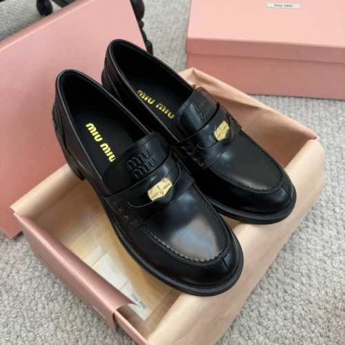 zp级 Miumiu新款厚底金币乐福，这一款也太美了吧无敌搭配怎么穿都超级好看 钱币的设计很复古很时尚！ 依然是经典金币设计～ 皮质超有质感 厚底增高矮个子爱了