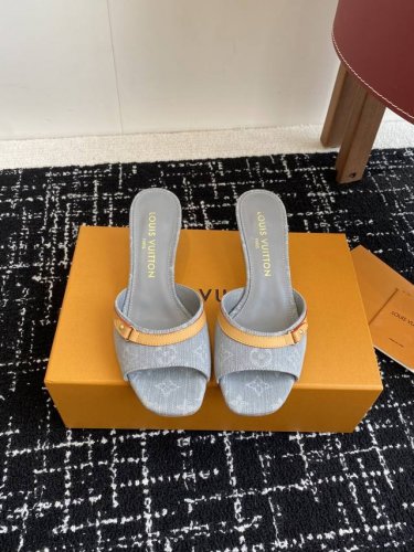 代购级 l V Ss 25 New Arrival L家25春夏单宁猫跟拖鞋 单宁色搭配的棕色皮质 也太出彩了 刚刚好的小猫跟 性感舒适 拉满了夏日美鞋能给的满