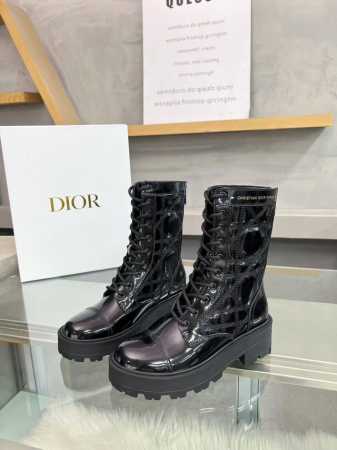 高版本出厂皮里 Dior*迪奥D家2024ss秋冬新品短靴，经久不衰的绑带短靴，搭配压线工艺，彰显经典设计，市场顶级版本 采用柔软的牛皮制作，打造休闲又不失优雅 - 点击图像关闭