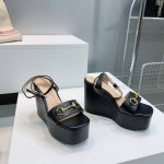 高品质出厂 ！顶级品质 Gucci 古奇25春季新款经典老花布五金扣麻绳防水台坡跟凉鞋！ 防水台恨天高趾露凉鞋系列奢侈的品牌持加，具有超辨高识度 此系列演绎全新
