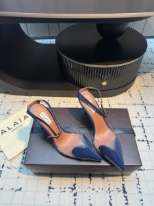 顶级版本新款最新爆品小红书火推Alaia High Love爱心细跟凉拖系列！ “Designerofdesigners”更影响着很多人的风格！这些Alaia的
