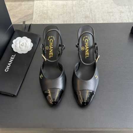 Chane*｜小香24P春夏新品 珍珠跟高跟拖鞋 乖巧秀气的珍珠跟优雅减龄 仙气满满的公主氛围！ 鞋面采用进口羊皮 羊京 内里垫脚均为粒面羊皮 意大利进口真皮大 - 点击图像关闭