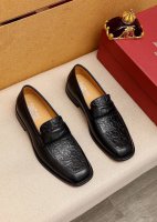 商品商标：Ferragamo 菲拉格慕 休闲皮鞋 正码码数: 38-44 45订的制 商品材料：精选 进口头层小牛皮压花鞋面+原版五金扣，进口水染牛皮内里。强烈