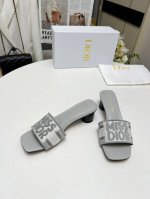 迪奥女士老花刺绣拖鞋 跟高 4.5cm 11色任选 码数35-42，出厂价 ，真皮底