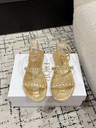 莞产代购级 迪奥 Dior 25 夏季新款 新元素 Dior 春夏新款 钻扣 平底 凉鞋 圆柱跟凉鞋 圆头粗跟果冻色露趾圆头鞋 市面顶级版本 鞋面：进口牛皮 进