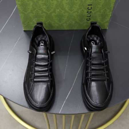 出厂价： 品牌：古奇gucci 标准码：男码38 44 45可以定做 等级：官网同款 高品质男鞋 材料：原版皮料材质 搭配舒适透气内里 原版防滑耐磨橡胶轻便大底 - 点击图像关闭