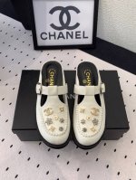 Chanel新款早春半拖鞋 高版本出货 各发平台走秀款 上脚舒服特显大长腿 进口牛皮磨砂鞋面 羊皮垫脚 橡胶发泡大底 Size: 35-39 40 41订做