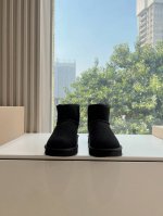 G026顶级ugg冬季新款女同款休闲舒适厚底圆头棉靴雪地靴 它的优点就是特别轻又好走路 跑步都没问题搭任何的裤子都可以 露不露可爱的毛边都好看搭配修身裤十袜子拉