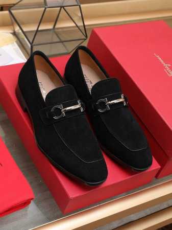 工厂 Ferragamo 最新高端顶端品牌奢侈～代购，顶级～质量。新時尚商务男鞋鞋面選用原版返绒牛皮牛皮内里，精细做工。原版个性时尚柔软组合耐磨防滑大底，上脚轻 - 点击图像关闭