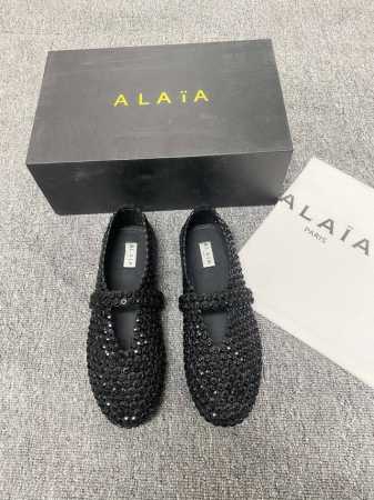 Alaia 走秀款平底芭蕾舞平底单鞋！甜酷芭蕾风，人气超高的一款芭蕾舞鞋，浪漫又迷人舒适百搭。原版订制羊京皮施华钻 面料，羊皮内里，私模橡胶防滑大底，码数：35 - 点击图像关闭