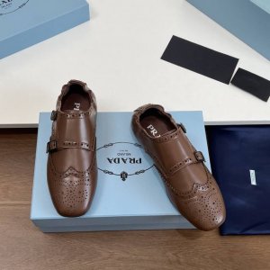 福利价 高品质！Prada 25ss 普拉达走秀款复古布洛克雕花皮鞋系列25年专柜走秀款 复古感时髦满满 随意百搭 时尚休闲 独到味道 轻松驾驭 休闲时髦 两不