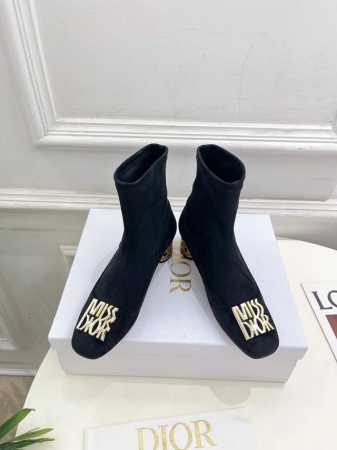 Dior 迪奥 24 2024秋冬新品 顶级版本 专柜主打新款 Miss Dior 金属藤格纹圆柱跟弹力绒短靴 硬货上新 代购级别！高级感十足！国内外博主刷爆的 - 点击图像关闭