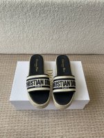 dior 迪奥 25Ss 春夏新款 Ivieta Dway 渔夫一字拖鞋 Cd字母Logo立体刺绣厚底圆头露趾拖鞋 原版开发市面顶级版本，脚感柔软细腻，舒适度极
