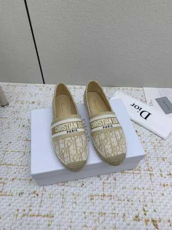 出厂 高版本 Dior Granville草编鞋黑色刺绣 鞋面 以 Christiandior 刺绣网面 工艺 纯手工缝制麻绳大底 内里 进口柔软透气绵羊内里加 - 点击图像关闭
