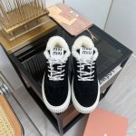 MiuMiu缪缪 2024 miu家2024春夏新品 专柜最新爆款檫色毛毛休闲鞋系列 时尚 简约高级 随意搭配 上脚非常轻便舒适 今年主推款 时尚 简约高级 随