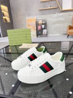 G 顶级代购 古 炸街情侣款专柜同步发售原厂配置，意大利进口进口牛皮面料，舒适牛皮内里垫，高品质拼接工艺，色彩缤纷，鞋底原厂特供原版底超级舒适，原厂跟单货 高品