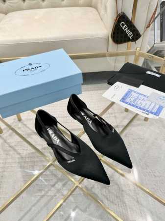 PRADR 普拉达 上新出厂价 进口真皮底 仿真皮底 Prad* Raf simons x 2024 aw 早春最新T台走秀粗跟系列款 鞋面：进口真丝 内里：进 - 点击图像关闭