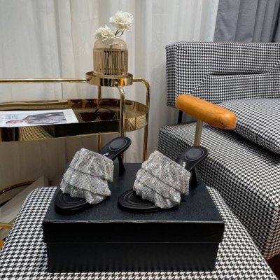 Alexander Wang 大王美艳新系 ......ss24 一双女汉子都拒绝不了的单品 ...... 真心太太太太太太美了 蹬上它,有什么Party拿不下