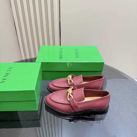 纯色 做旧擦色工艺 BOTTEGA VENET*女士Astaire乐福单鞋原版一比一做法 一致结绳皮扣卡其色 当今流行的又一趋势 天花板啦最全色百搭 精致平底 - 点击图像关闭