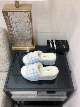 出厂价 高端品质 香家 2024秋冬羊毛拖、爆款来袭 顶级 品质、完美细节、市场最高版本、你值 拥 :Lvu 原版进口高密度发泡大底 进口皮毛一体羊毛进口香家布 - 点击图像关闭