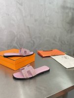 高定版 H家新款奥钻水晶平底拖鞋 万年经典H拖 这个夏天依旧奢华上市 施华洛世奇水钻 手工镶嵌 颜值过分美丽 进口牛津皮料 涂边工艺 意大利真皮大底 高定版本