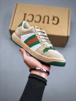 橙子出厂价 Gucci 古驰经典款小脏鞋 运动鞋 休闲鞋板鞋 情侣款 原版开发代购级别版本，金属双G水晶圆柱形标，Gucci原版纹织带。专属擦色牛皮面料，原版毛