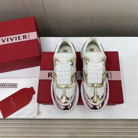 出厂价 顶级品质 Rv新款Roger Vivier品牌2025 Viv‘Motor系列最美运动休闲鞋～ 顶级版本 维维亚精致风格，皮革拼镜面织物和网眼面料制成点 - 点击图像关闭