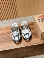 黑白皮 # 意外联动 在Ss24的秀场上我们看到了Miu Miu与New Balance最新联名版本复古跑鞋530系列 miu Miu X New Balanc