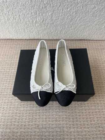 chanel小香 25Ss 春夏鞋头电绣双C Logo点缀，玛丽珍 粗跟单鞋 宛如女神脖子上的项链，上脚包裹性非常好，上脚跟显瘦，真的是超级精致！ 复古的玛丽珍 - 点击图像关闭