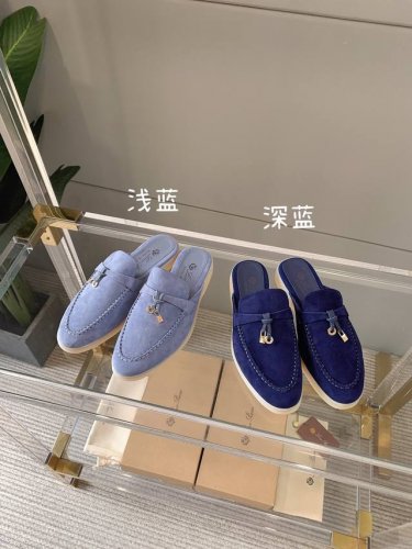 Loro Pian* LP万年经典款半拖鞋 简约时尚 脚感超级舒适 一天可以暴走两万步的鞋子 超级百搭款！ 原版购入开发 顶级品质！ 鞋面原版麂皮 进口胎皮里