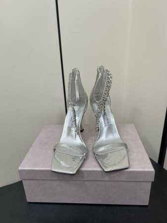 P420Jimmy Choo Veitysandal2025 Ss女士复古金属感凉鞋Jc.鞋面复古金属感小牛皮，在脚裸处饰有层叠水晶，是一款光彩夺目时尚款，该款 - 点击图像关闭