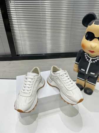 p直销 女鞋 女装 女鞋 女装 Mm6 马吉拉 王炸火爆休闲运动鞋情侣老爹鞋 值得吹爆的鞋型以及舒服的面料，没有其他老爹鞋那么笨重，但又非常修饰脸型，上脚轻便， - 点击图像关闭