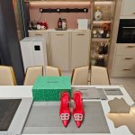 Balenciaga 2025经典双B扣系列 隆重上市 新品发售 秀场专卖订制款 2025官方限量版 磁铁盒 节日雪花礼品包装配套 全新单色包装盒 省去p图烦恼