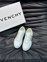 givench*.纪梵希男士厚底休闲鞋 采用进口小牛皮打造 鞋身3D打印Logo装饰 鞋舌真皮Logo装饰 立体复合式拼接缝合 内里小牛皮 舒适度高 出厂价p