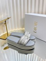迪奥 Dior 2025 春夏新款 Ivieta Dway 果冻色平底一字拖拼色女鞋 Cd字母Logo立体刺绣厚底圆头露趾拖鞋 原版开发市面顶级版本 材质:鞋面