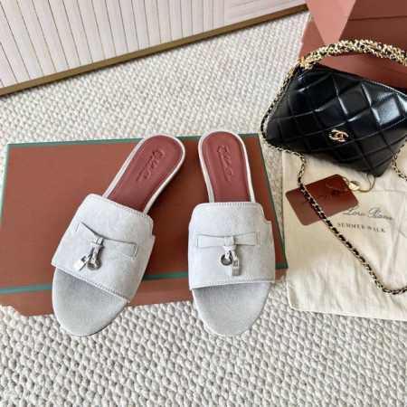 平底 粗跟 代购级 Loro piana Summer Charms Ser LP女士凉鞋拖鞋这款绒面羊皮革凉鞋搭配饰有Loro Piana My Charms - 点击图像关闭