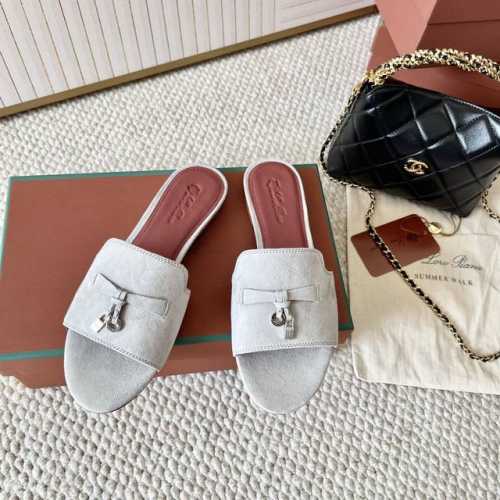 平底 粗跟 代购级 Loro piana Summer Charms Ser LP女士凉鞋拖鞋这款绒面羊皮革凉鞋搭配饰有Loro Piana My Charms