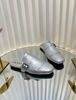 PRADA 普拉达 25 2025春夏新品 专柜走秀款复古流苏半拖鞋乐福鞋系列走秀款 复古感时髦满满 随意百搭 时尚休闲 独到味人人都爱也轻松驾驭 每年都会爆.