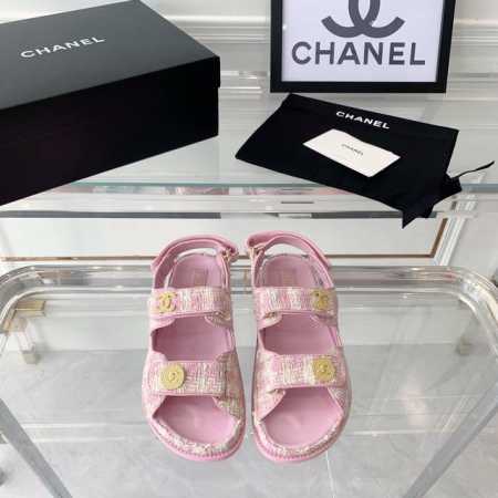 Chanel新款沙滩鞋 顶级版本 简单的万能百搭神器 原版材料 原版logo饰扣 进口羊皮内里垫脚 意大利真皮大底 Size：35-40 41订做 - 点击图像关闭