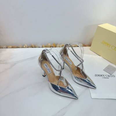 工厂p价 女装女鞋 运动原单 Jimmy Choo 吉米周 是一个非常全面之尊贵时尚生活品牌， 香港,美国等大时尚博主及明星的同款表带女士高跟，中跟，平跟后空凉