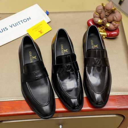 Louis Vuitton 路易威登 新款官网爆款！原版一比一复刻，那种沉稳内涵儒雅的品味无法言喻的开启时尚鞋履的旅程从容应对各种场合！大牌的气势不言而明！上脚 - 点击图像关闭