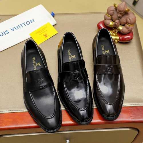 Louis Vuitton 路易威登 新款官网爆款！原版一比一复刻，那种沉稳内涵儒雅的品味无法言喻的开启时尚鞋履的旅程从容应对各种场合！大牌的气势不言而明！上脚
