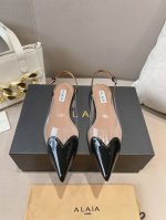 高版本出厂 独家新品 Alaia 阿莱亚24Ss 走秀款爱心平底鞋 最近超火的一款平底鞋 章小蕙同款 风靡全球的一款爱心平底鞋 浪漫又迷人 舒适百搭配上不同款式