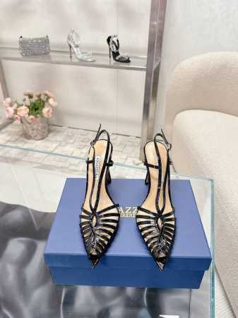 Aquazzur* 菠萝早春专柜新品仙女时装鞋系列，大量上新同步官网全系列均可定制龙年主打一个火爆，全网各大网红纷纷开秀，绝美的穿搭系列！ ★★★★★ 鞋面 牛 - 点击图像关闭
